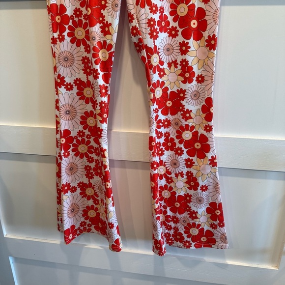 Floral Flare 2XL Pants in Red and White Color - Picture 3 of 6